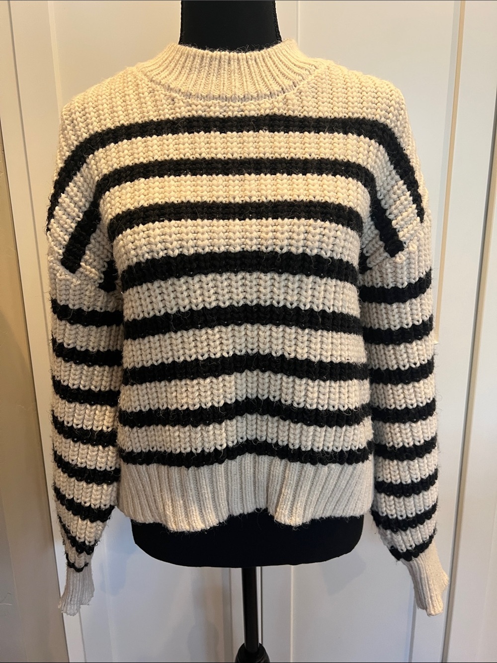 H&M Black and Cream Striped Crewneck Sweater Size S